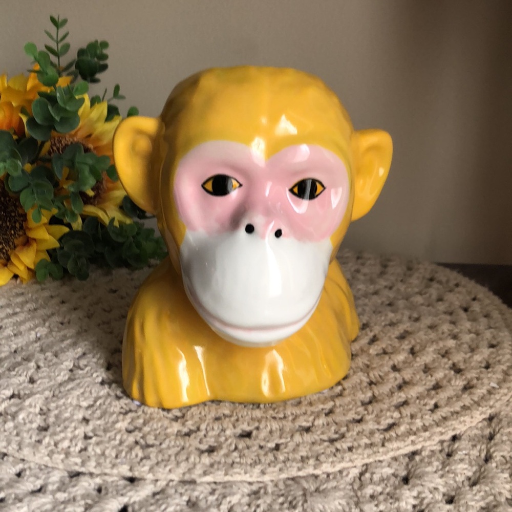 Yellow Ceramic Animal Monkey Bust Planter Pot - Picture 8 of 8